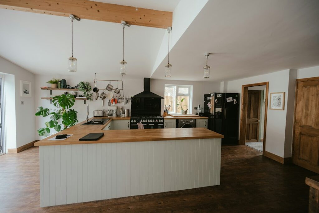 Keuken uitbouw: wat het oplevert en waar je op moet letten